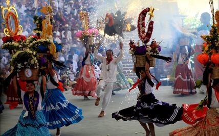 FOTOS: Con un mensaje de inclusión y no discriminación inició la Guelaguetza 2025