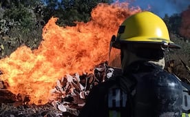 Explota ducto de Pemex al inhabilitar toma clandestina en Epazoyucan, Hidalgo; hay dos lesionados