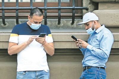 Impugnan fallo de juez contra padrón para celulares