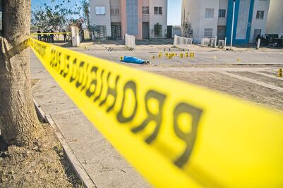 Comando irrumpe en posada y mata a 4 personas, entre ellas dos menores