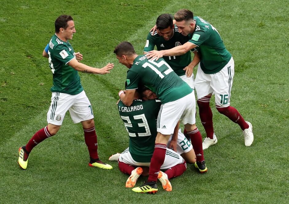 Mexico celebrates the goal - Photo: Zurab Kurtsikidze - EFE/EPA