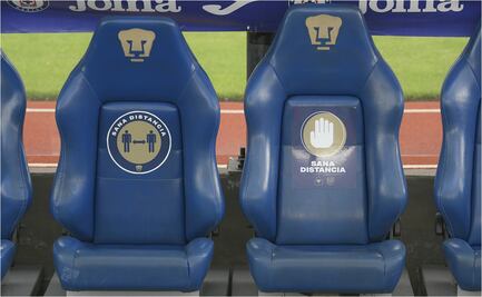 Sanitizadores de los estadios, comen en la calle