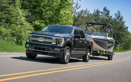 Camionetas híbridas sirven como generadores de energía para texanos