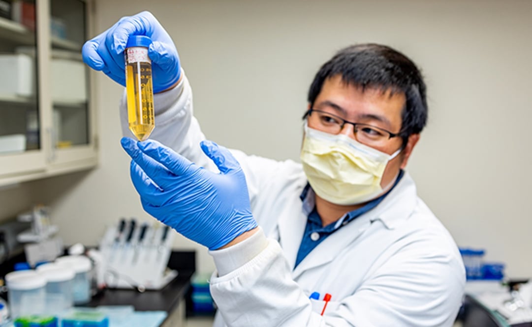 Wei Li fue el científico que encontró el componente. Foto: Universidad de Pittsburgh