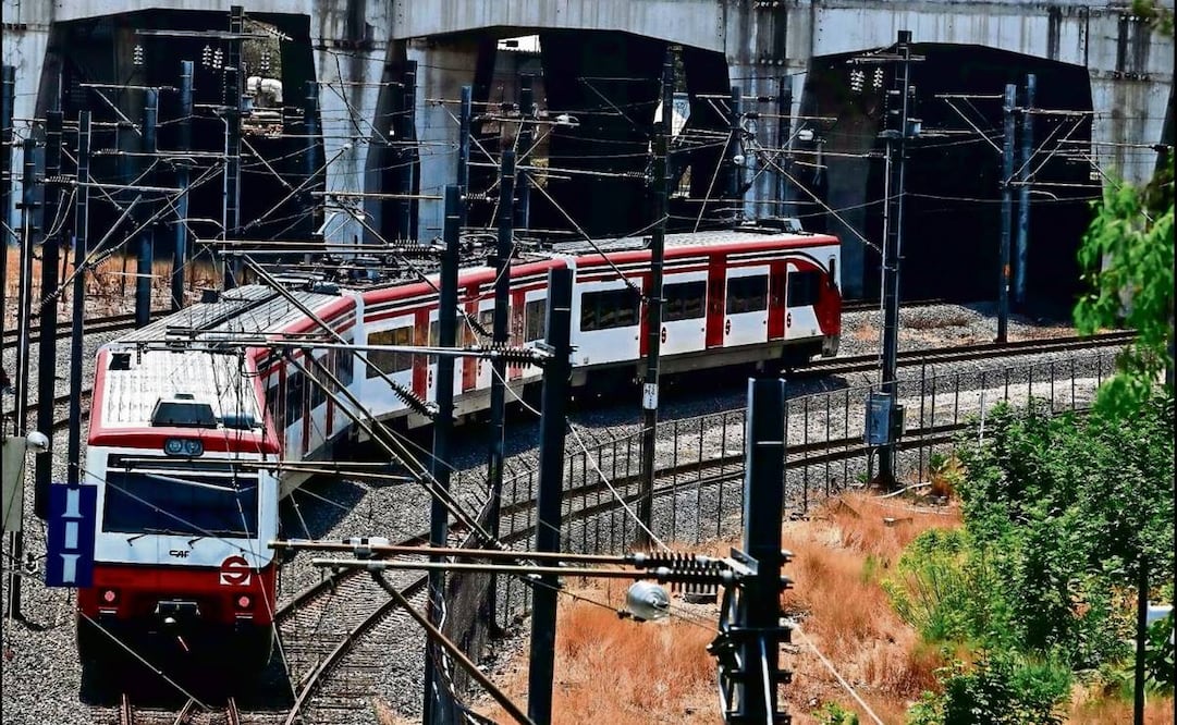 El proyecto del Suburbano al AIFA considera una extensión de 23 km de doble vía electrificada. Foto: Archivo/ El UNIVERSAL