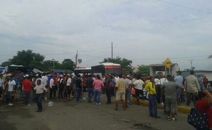 Refuerzan con barricadas bloqueos en el Istmo