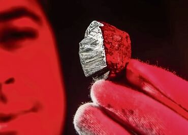 Tras robo de un meteorito, ladrones se dan a la fuga y abandonan la pieza en un barco