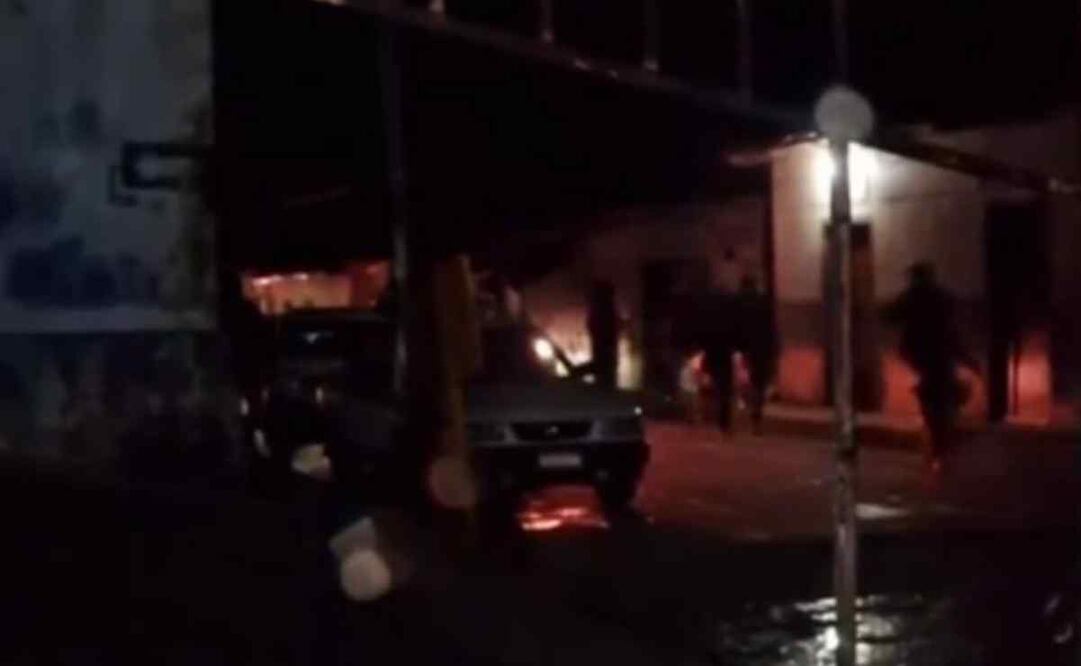 Un grupo armado recorrió diversos municipios de Chiapas; aseguran estar "listos para defender a los municipios de cualquier cártel" . Foto: Especial/ captura de pantalla