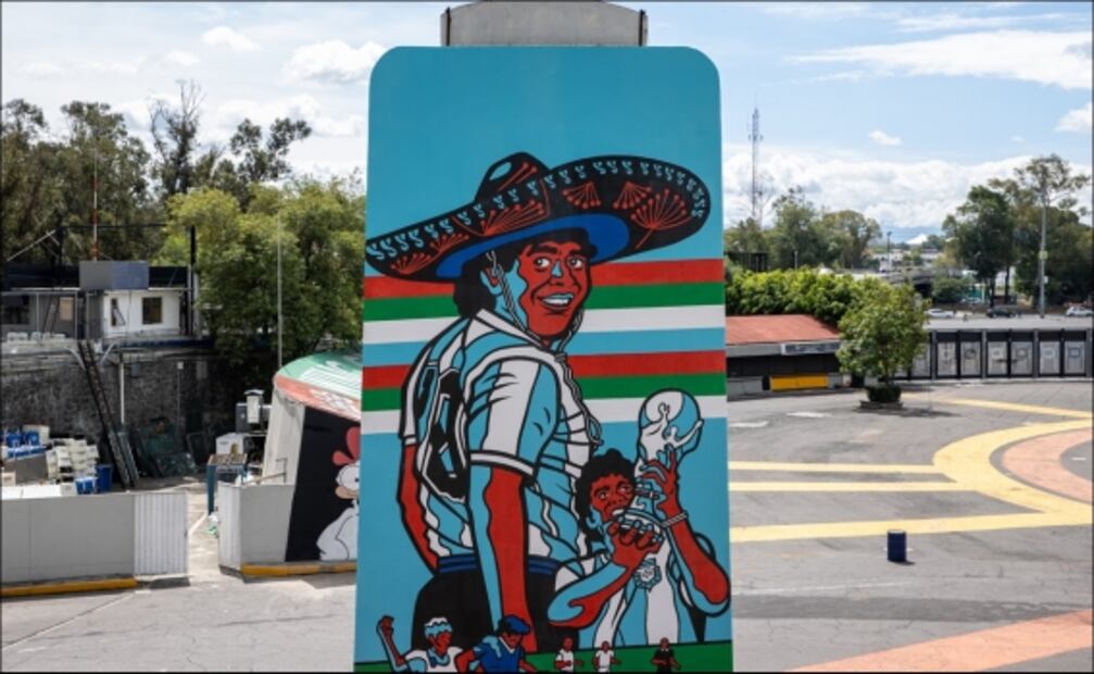 Con un mural en el Estadio Azteca, rinden homenaje a Maradona en México