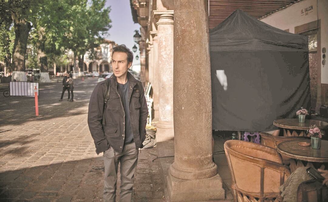 Andrés Montiel, en el filme, sostiene una relación con una mujer. Foto: CORTESÍA