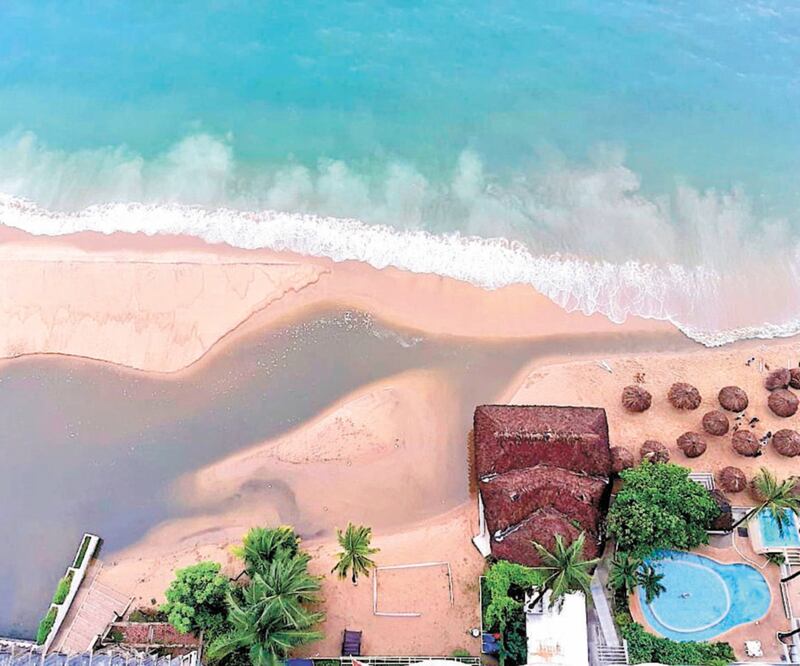 A causa de las descargas de aguas negras, la Cofepris ha declarado a distintas playas de Acapulco como no aptas para el uso humano. Foto: CORTESÍA JACOB PERALTA