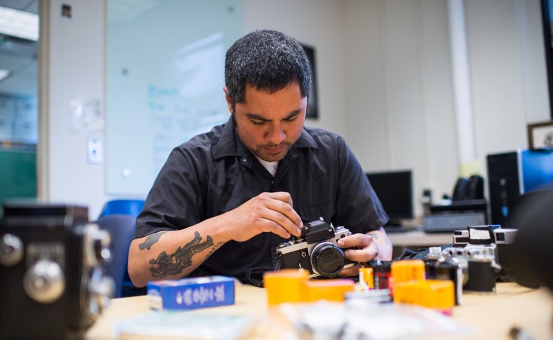 El antropólogo, creador del proyecto Undocumented Migration Project (Proyecto de Migración Indocumentada), afirma que a través de esa iniciativa buscan "mostrar lo que realmente está pasando" en el desierto. (FOTO: EFE)