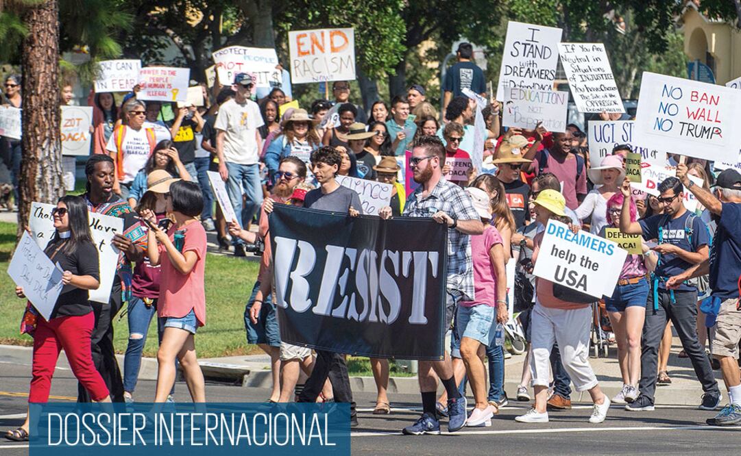 Personas que apoyan el programa DACA marcharon en calles de California para exigir que no el gobierno no deporte a los dreamers , luego de que el presidente Donald Trump dio a conocer que da por terminado el programa (ARCHIVO AP)