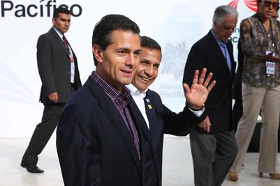 Condecoran a Peña Nieto en Perú