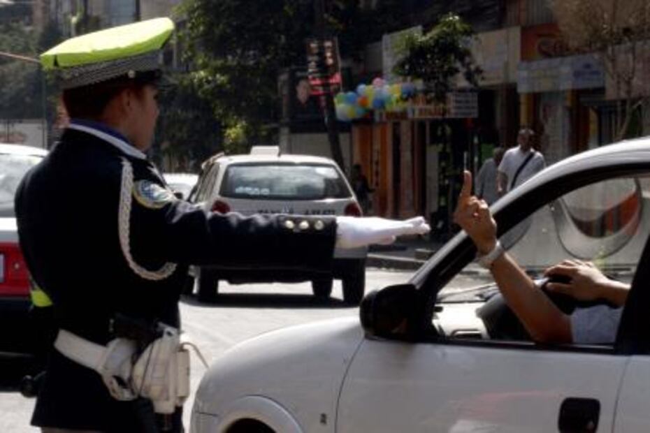 Mujeres policías, de la elegancia a la rudeza