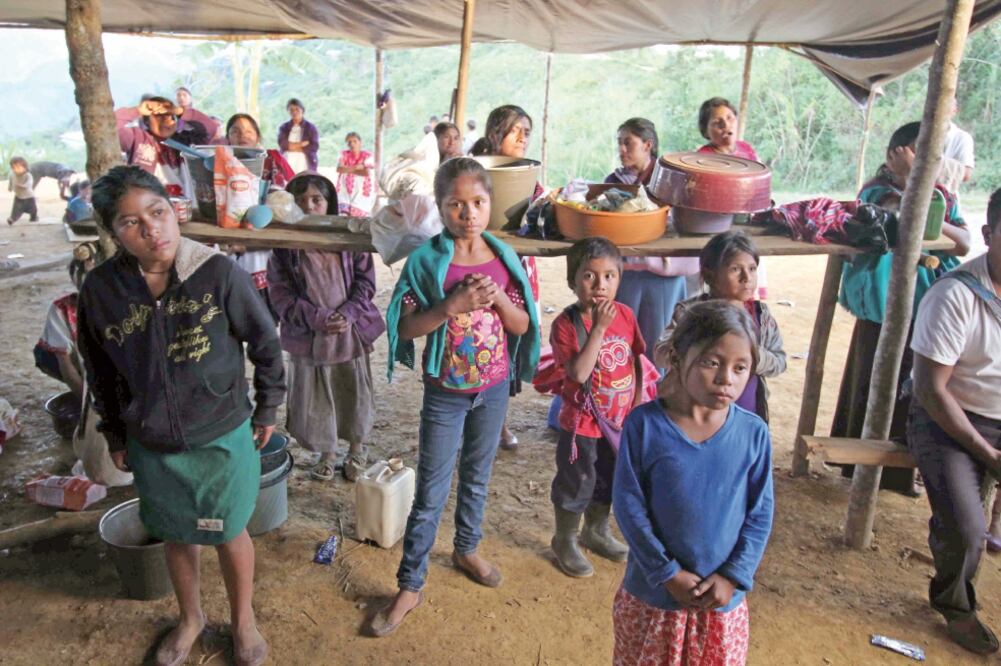 Para esta festividad, los niños de la región no recibirán dulces ni juguetes y seguirán durmiendo a ras de suelo debido a que sus padres tuvieron que abandonar sus viviendas por el acoso de grupos armados en la franja territorial (FREDY MARTÍN PÉREZ. EL )