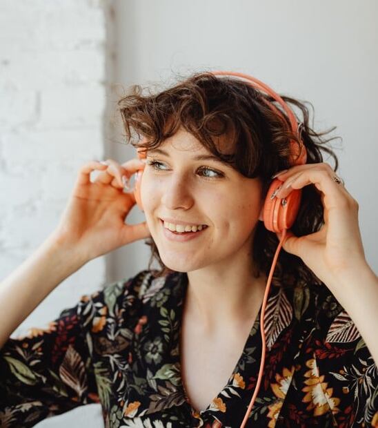 5 podcasts de moda que no debes dejar de escuchar