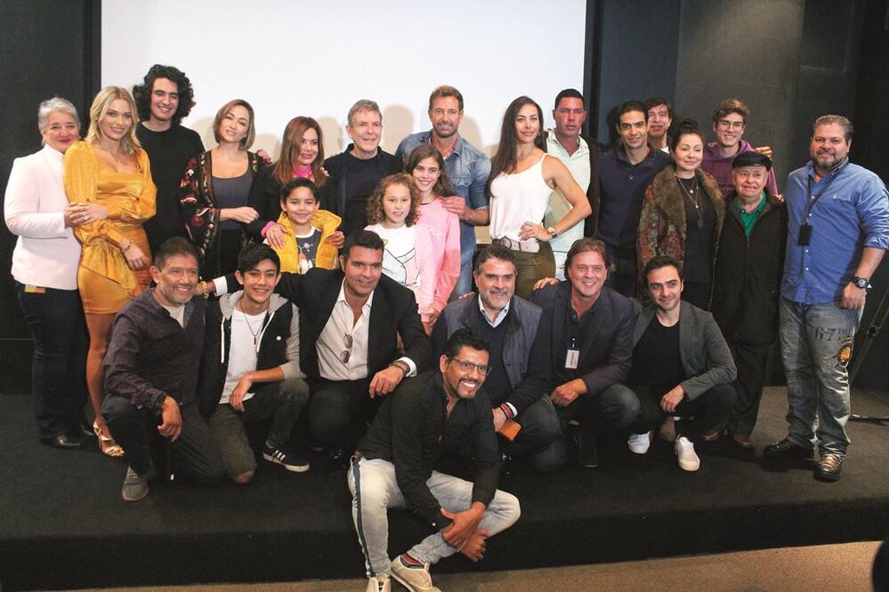 Juan le deseó suerte a su elenco, cuyo melodrama estrena el mes próximo. TELEVISA