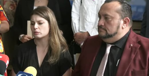 Leen testamento de Dulce; su hija Romina, la única heredera