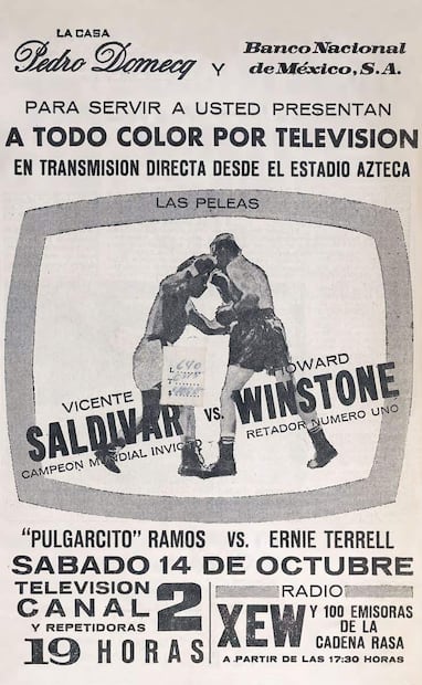 Anuncio de transmisión desde el Estadio Azteca, el 14 de octubre de 1967. El Canal 2, la frecuencia XEW y 16 televisoras de provincia exhibieron en tiempo real el encuentro Saldívar vs. Winstone y Manuel “Pulgarcito” Ramos vs. Ernie Terrell. Foto: Hemeroteca EL UNIVERSAL.