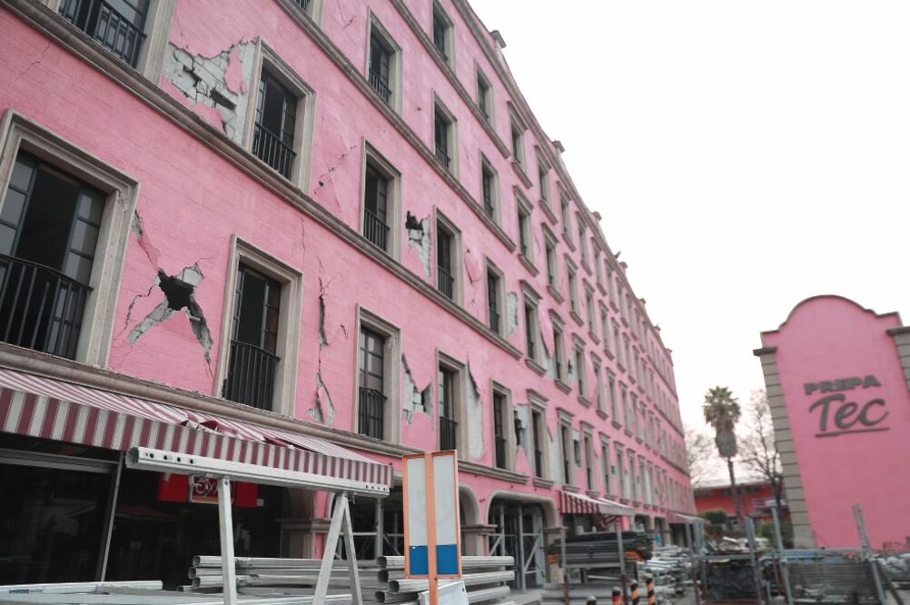 Edificios que serán demolidos en el Campus Ciudad de México están inspirados en la espiral del caracol Nautilus; tres de éstos están asegurados por la procuraduría capitalina (ALEJANDRA LEYVA. EL UNIVERSAL)