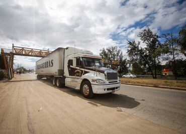 Discrepan gobierno y empresarios por cifras de robos a transportistas