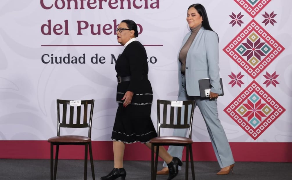 La secretaria de gobernación Rosa Icela Rodríguez y la secretaria del Bienestar, Ariadna Montiel, durante la conferencia mañanera desde Palacio Nacional (05/12/2025). Foto: Carlos Mejía / EL UNIVERSAL