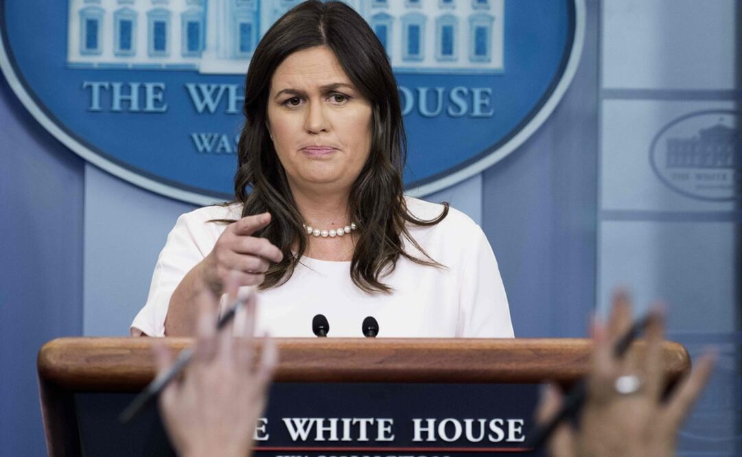 La portavoz presidencial Sarah Huckabee Sanders aseguró que nadie está encima de la ley (Foto: AFP)