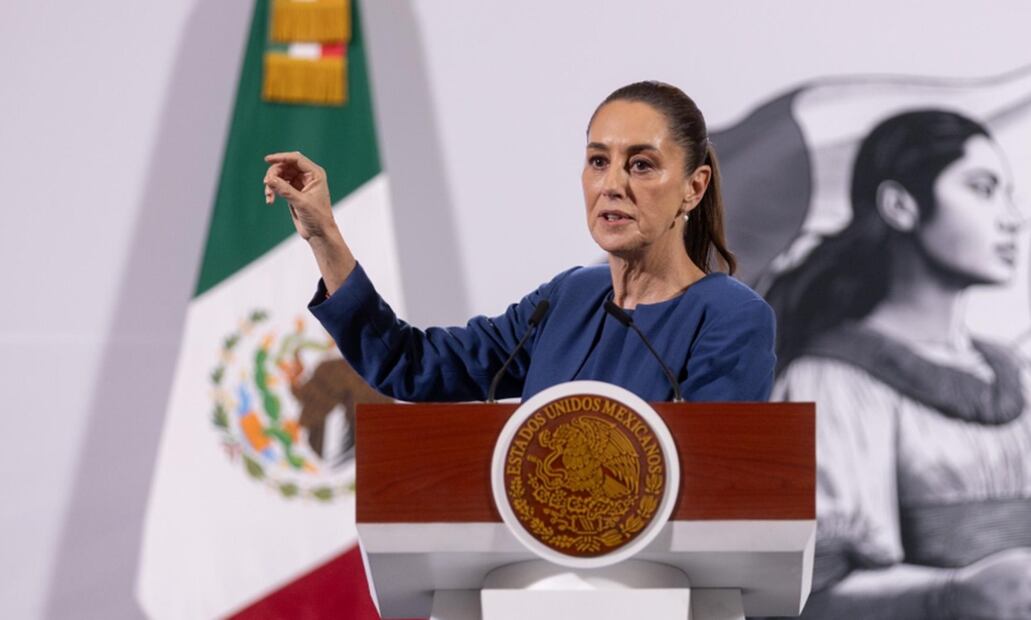 “Prepa en Línea debe continuar”, asegura la Presidenta ante denuncias de profesores y maestros sobre cambios en el programa. Foto: Hugo Salvador/EL UNIVERSAL