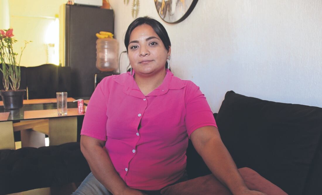 Mónica, de 37 años, fue torturada y acusada de secuestro por policías de Torreón, hace 12 años. Pasó siete años en prisión. Foto: de Francisco Rodríguez. El universal