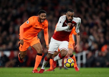 Arsenal y Liverpool empatan a tres goles en emocionante partido