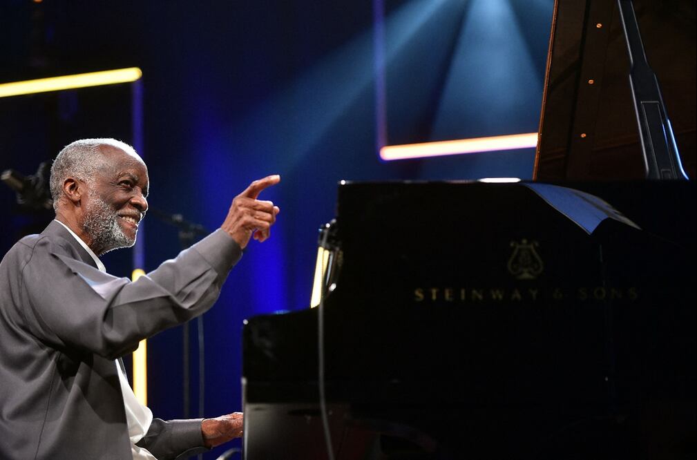 Falleció el pianista Ahmad Jamal, conocido por tocar piezas de jazz.
Foto: AFP