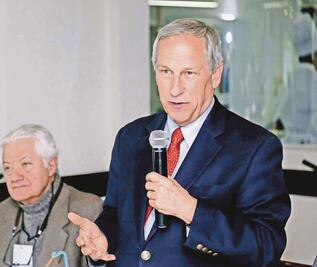 Denuncian a Enrique Cárdenas por defraudación; no comprobó 14 mdp