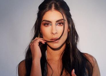 María León enciende Instagram en bikini con estampado de vaca