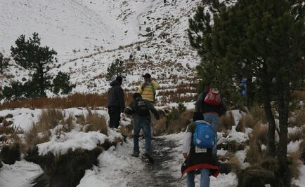 Rescatan a 9 jóvenes extraviados en volcán La Malinche