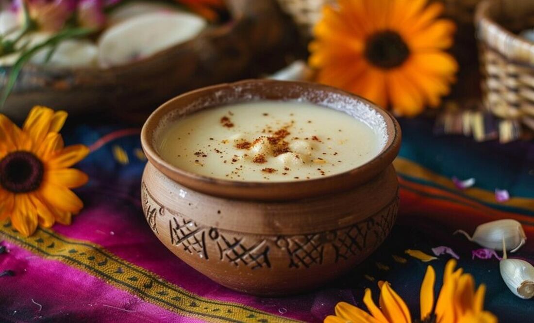 La combinación de guayaba, canela y piloncillo da como resultado una bebida reconfortante típica de los hogares mexicanos. Foto: Freepik