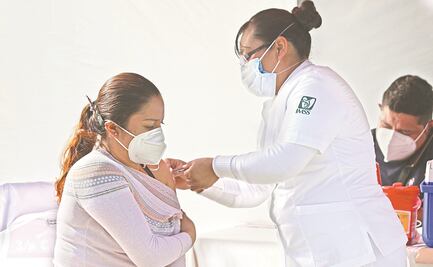 Incumple 4T meta de vacunación a personal médico