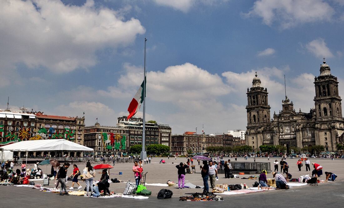 Artesana afirma que por eso optaron por colocarse en el Zócalo. Foto: Archivo EL UNIVERSAL