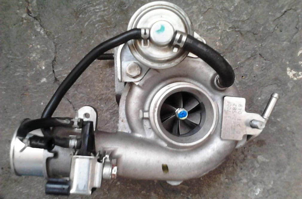 ¿Qué es y cómo funciona un turbocargador?