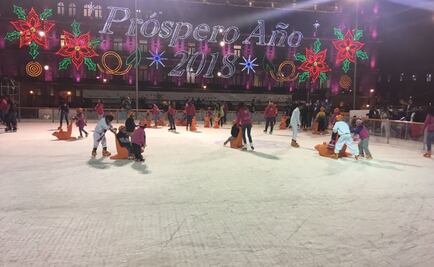 Llega la Navidad al Zócalo capitalino con inauguración de pista de hielo