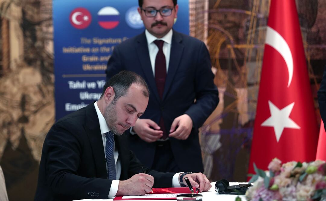 Ucrania y Rusia firmaron este viernes, en Estambul, un acuerdo supervisado por Turquía y Naciones Unidas. Foto: EFE