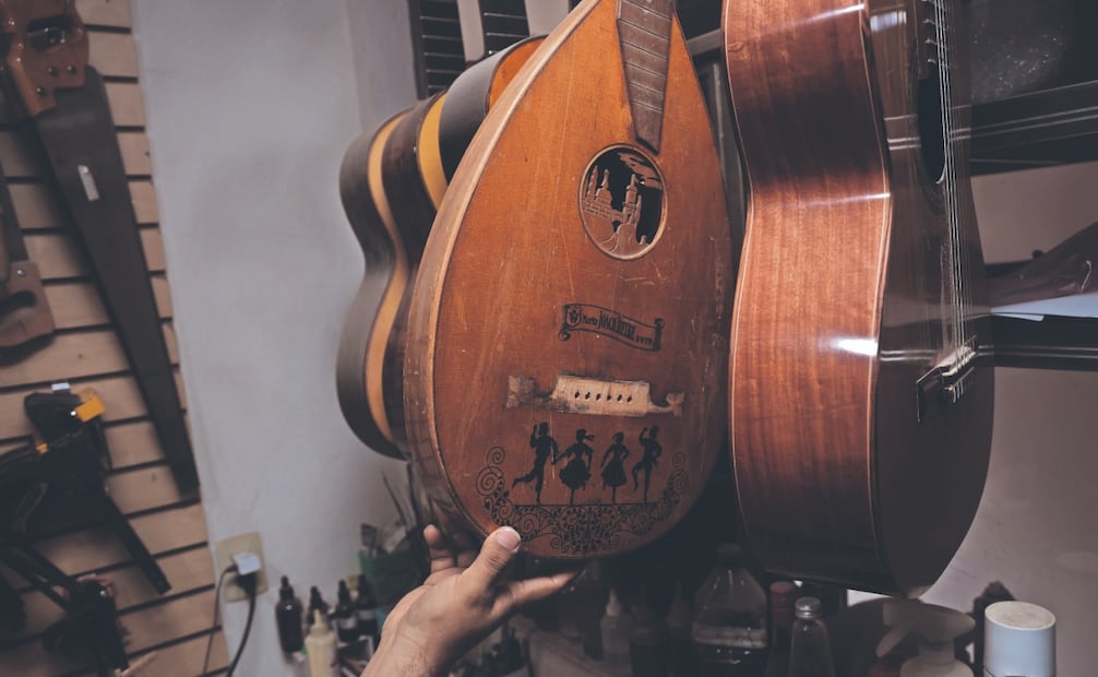 En un oficio donde la música y la artesanía se encuentran, cada guitarra representa meses de trabajo y años de aprendizaje. Foto: Fernanda Rojas/ EL UNIVERSAL