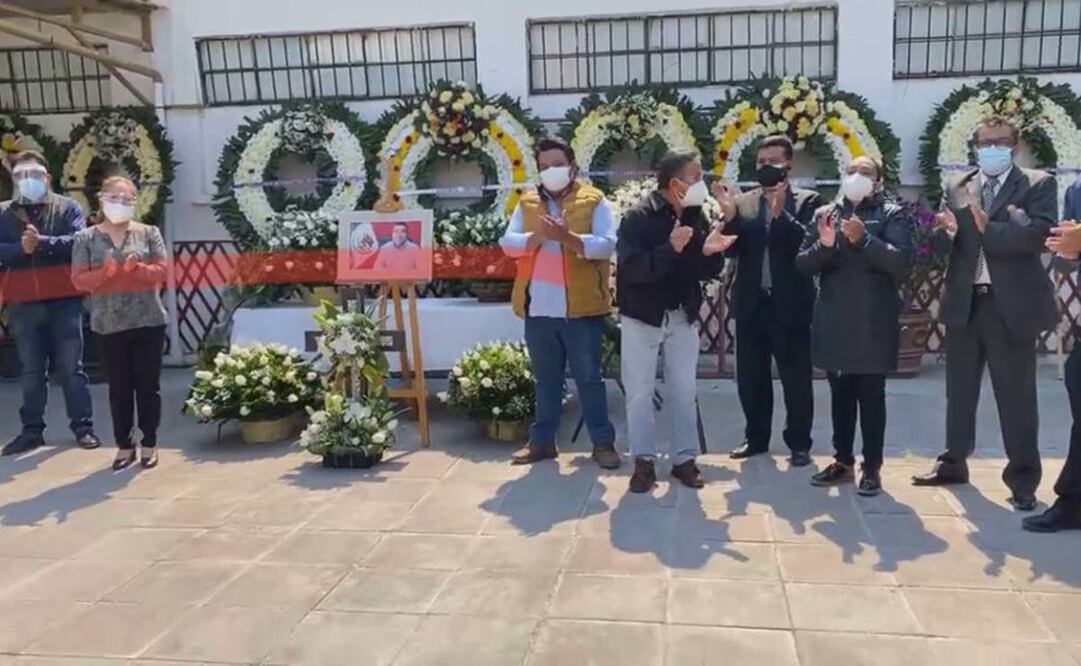 Este sábado, Cerón Cervantes recibió un homenaje en la alcaldía. Foto: Especial