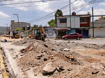 Paso del Trolebús en Chalco daña el pavimento en avenida