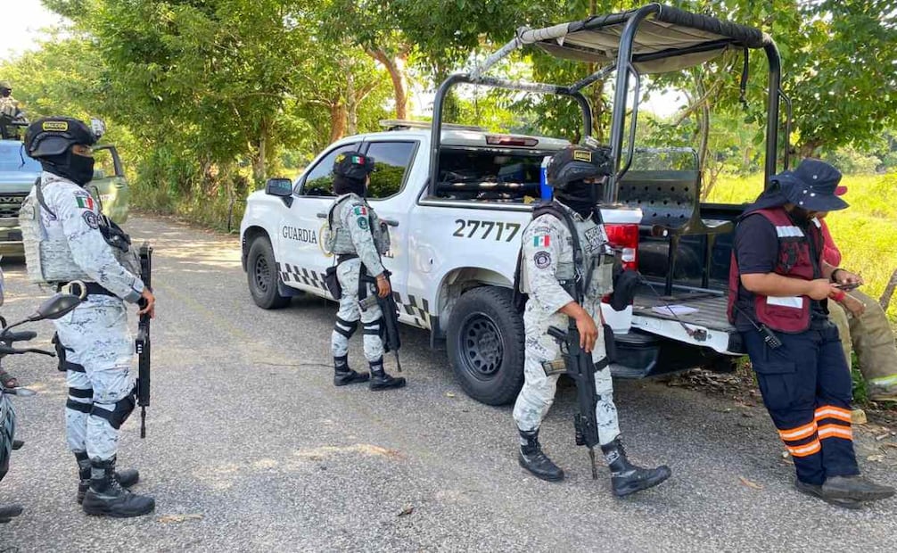 Fuga en ducto de Pemex deja dos muertos en Centla, Tabasco; pobladores bloquean carretera
Foto: Luis Manuel López