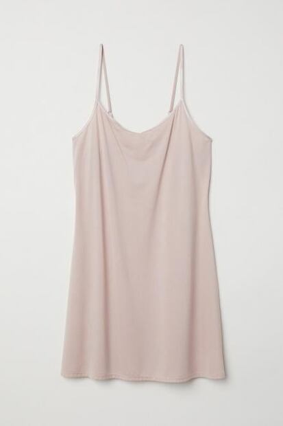 El vestido nude de Kylie Jenner que no puede faltar en tu armario