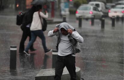 Se registra encharcamiento en GAM; llueve en 8 delegaciones