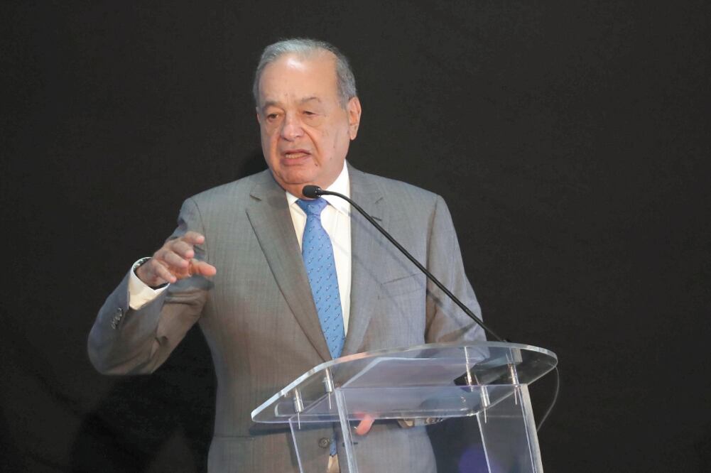 Apuesta. En la celebración del Día del Ingeniero, Carlos Slim Helú dijo que la inversión genera actividad económica y empleos. Foto: ARCHIVO EL UNIVERSAL