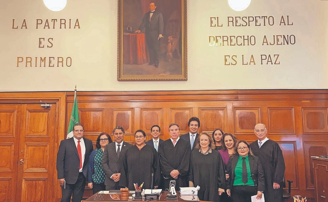 Los ministros que integraron la Segunda Sala de la Suprema Corte agradecieron el profesionalismo de los secretarios de Estudio y Cuenta. Foto Especial