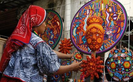 Mexican artisans sell crafts in Vatican City